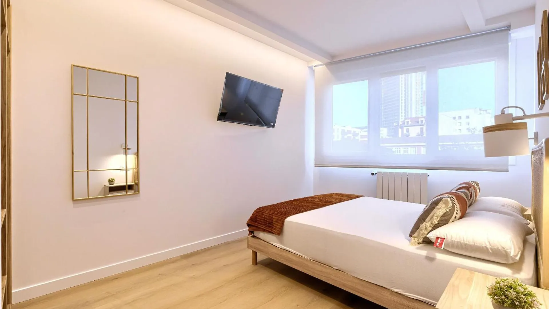 Apartment Estilo Y Comodidad Junto Al Hospital Y Central Bus Bilbao Spain